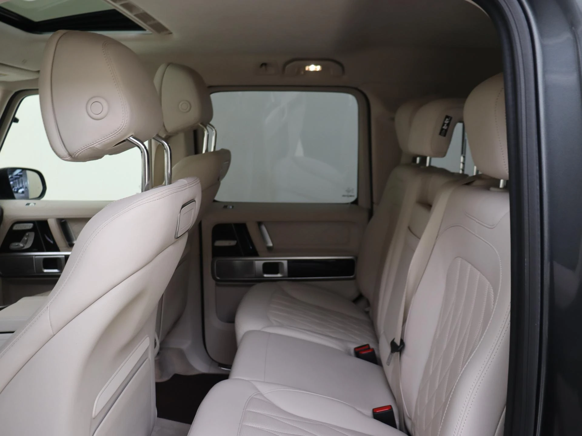Mercedes-Benz-G-Klasse-image-5