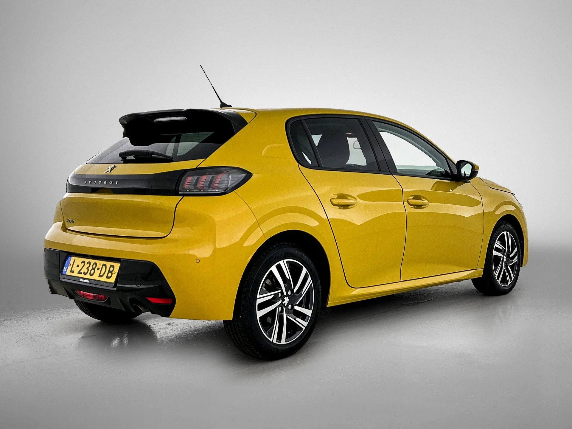 Peugeot-208-image-3