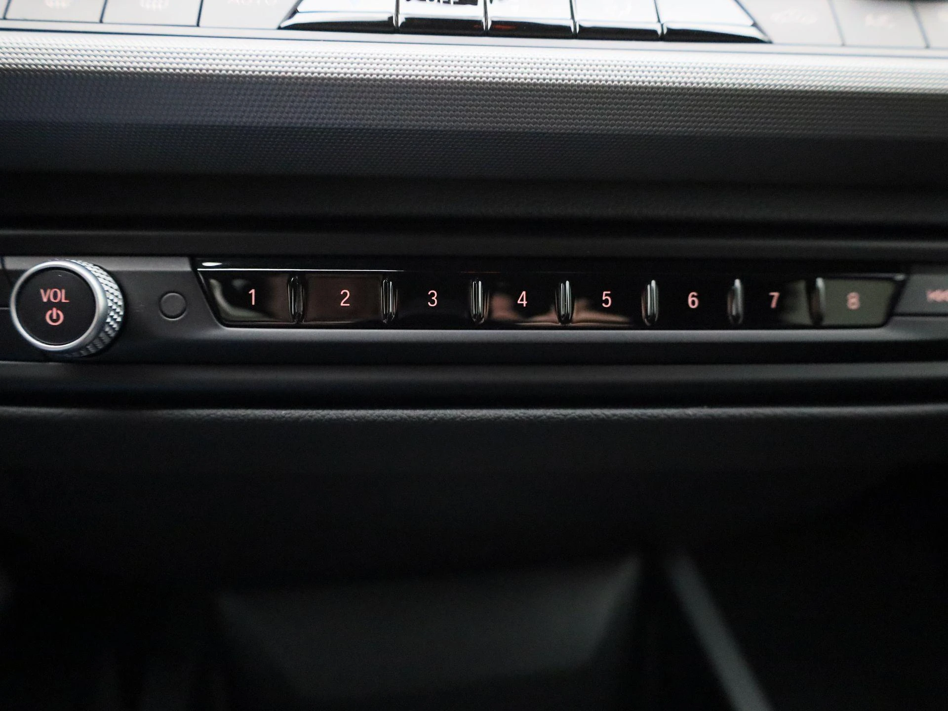 BMW Série 1 Hatch 116iA (80 kW)