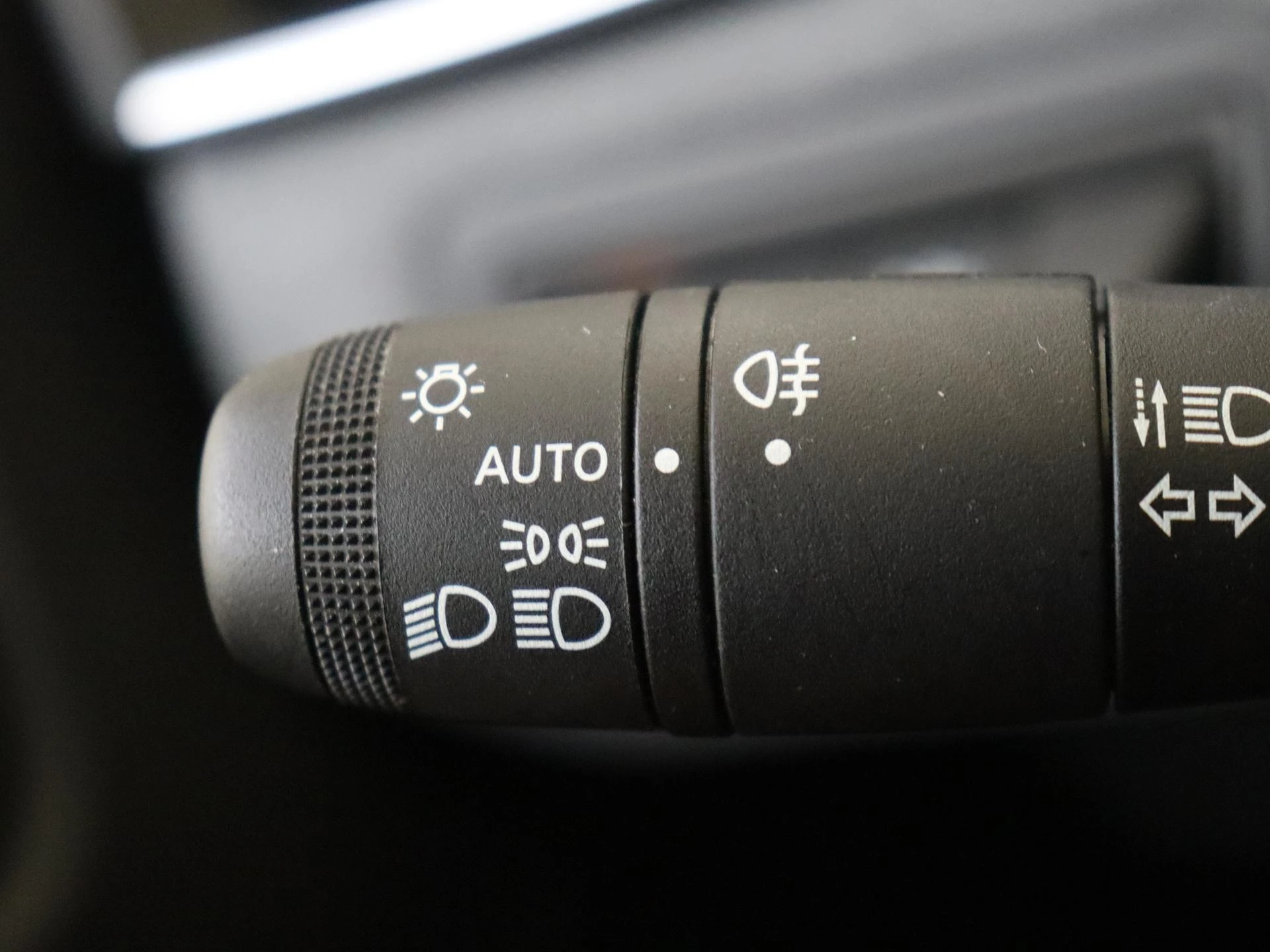 Renault-Clio-image-23