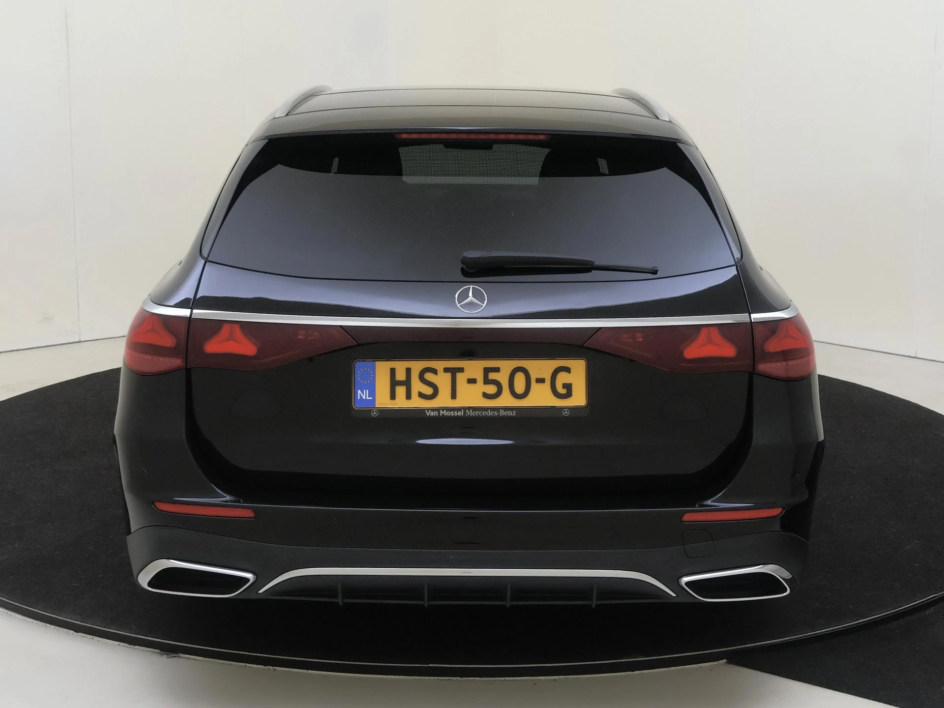Mercedes-Benz-E-Klasse-image-6