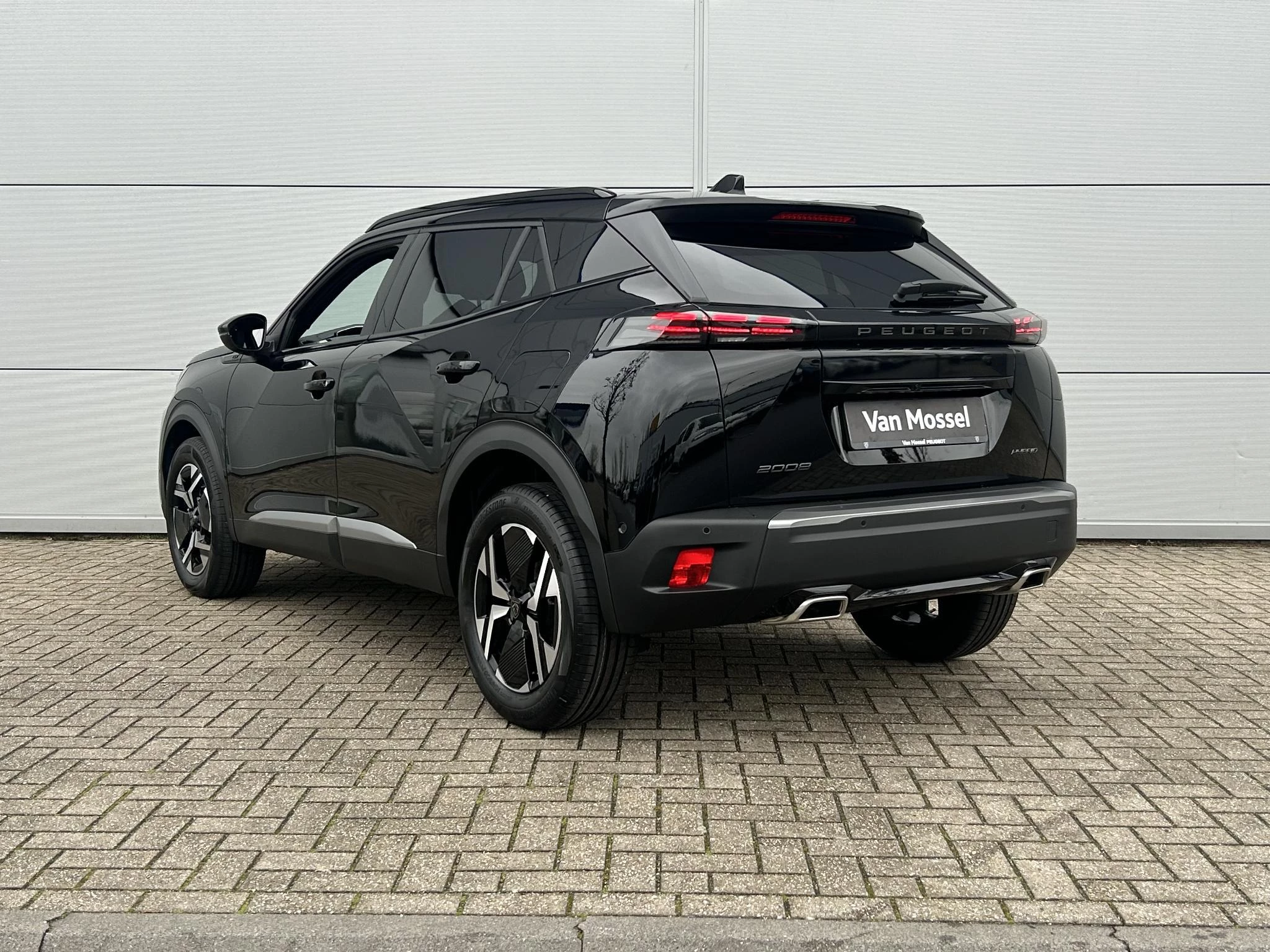 Peugeot-2008-image-2