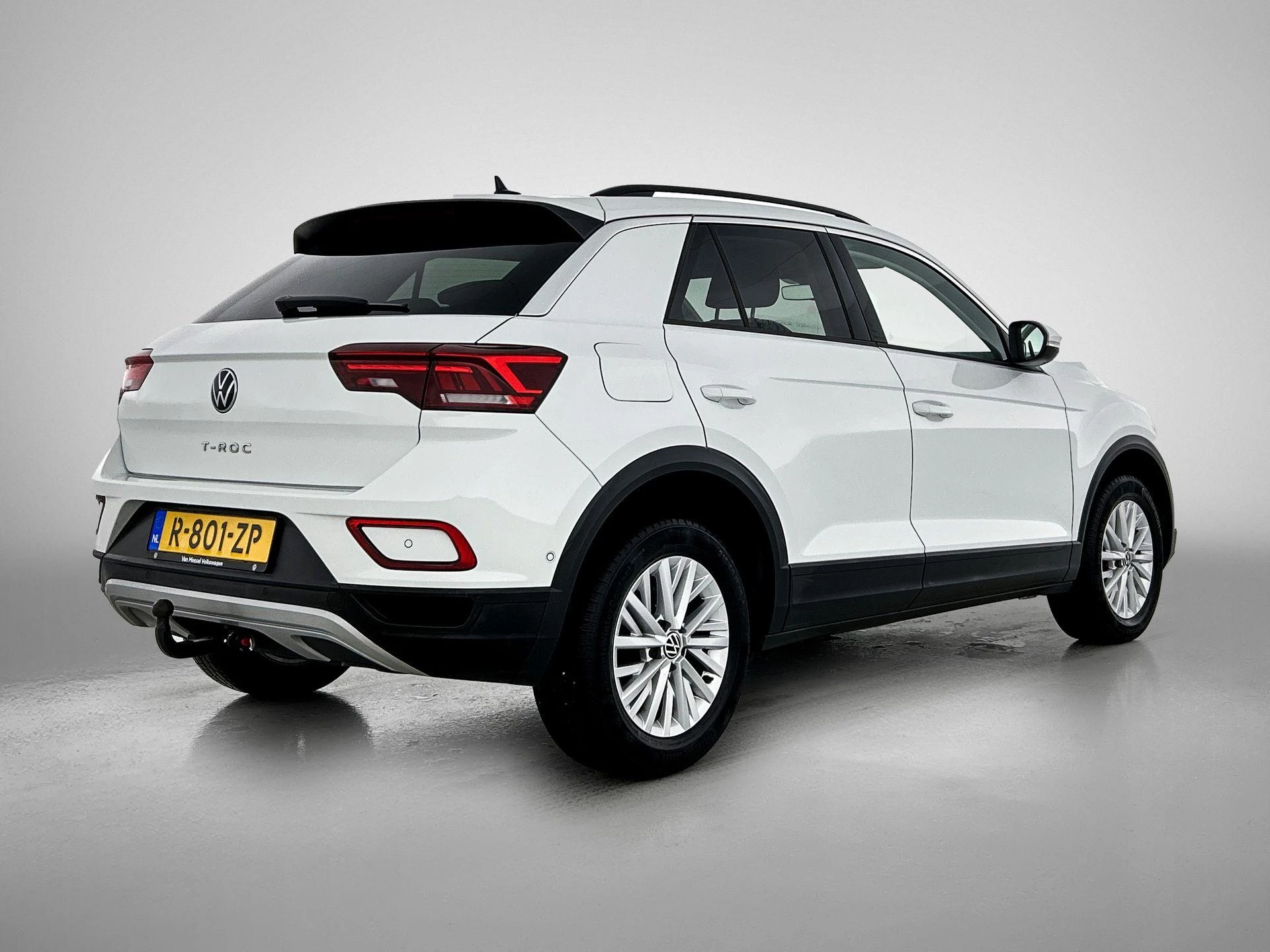 Volkswagen-T-Roc-image-3