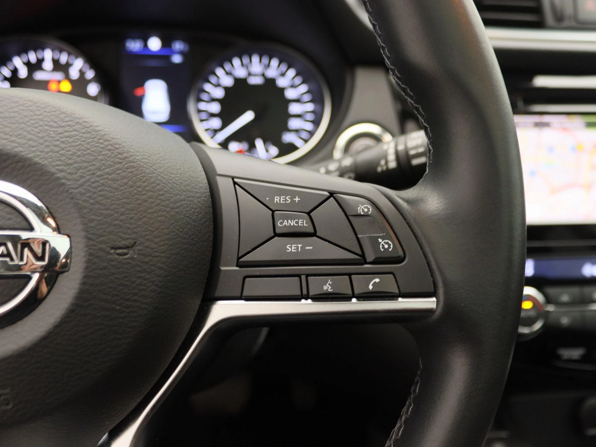 Nissan-QASHQAI-image-18