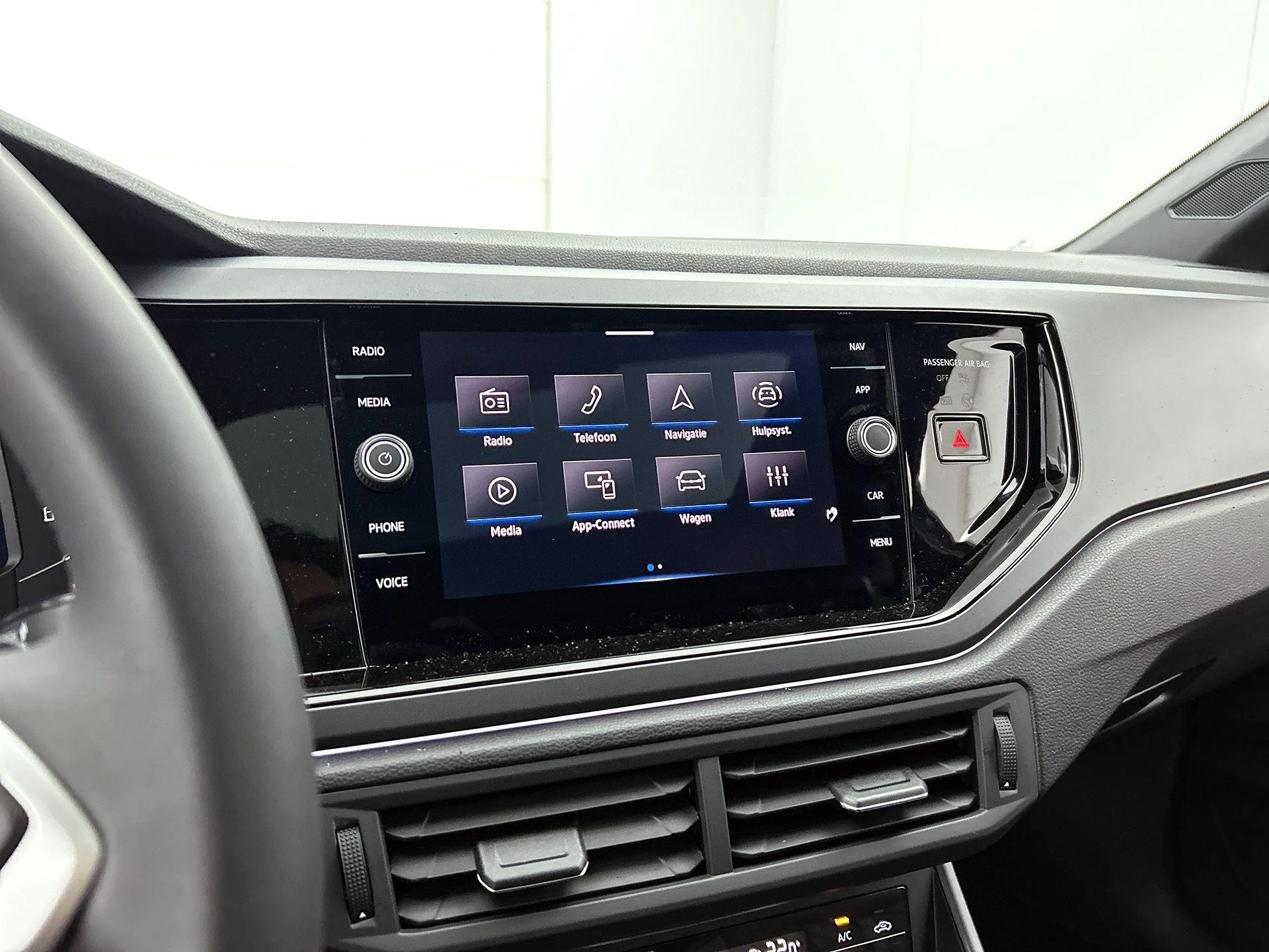 Volkswagen-Polo-image-6