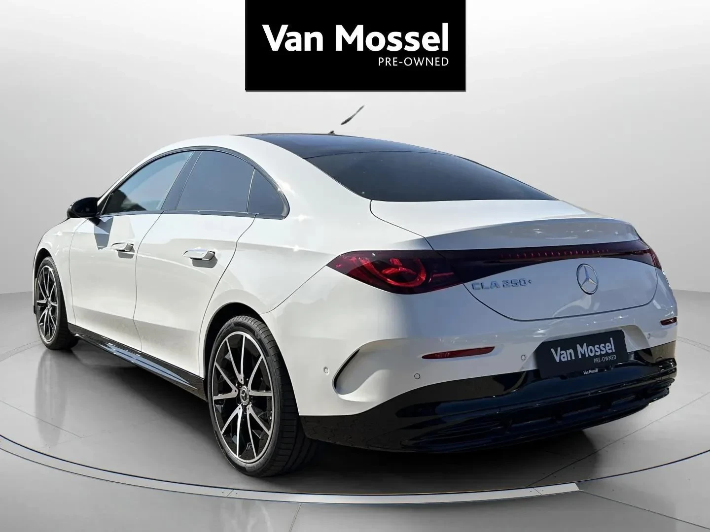 Mercedes-Benz-CLA-image-6