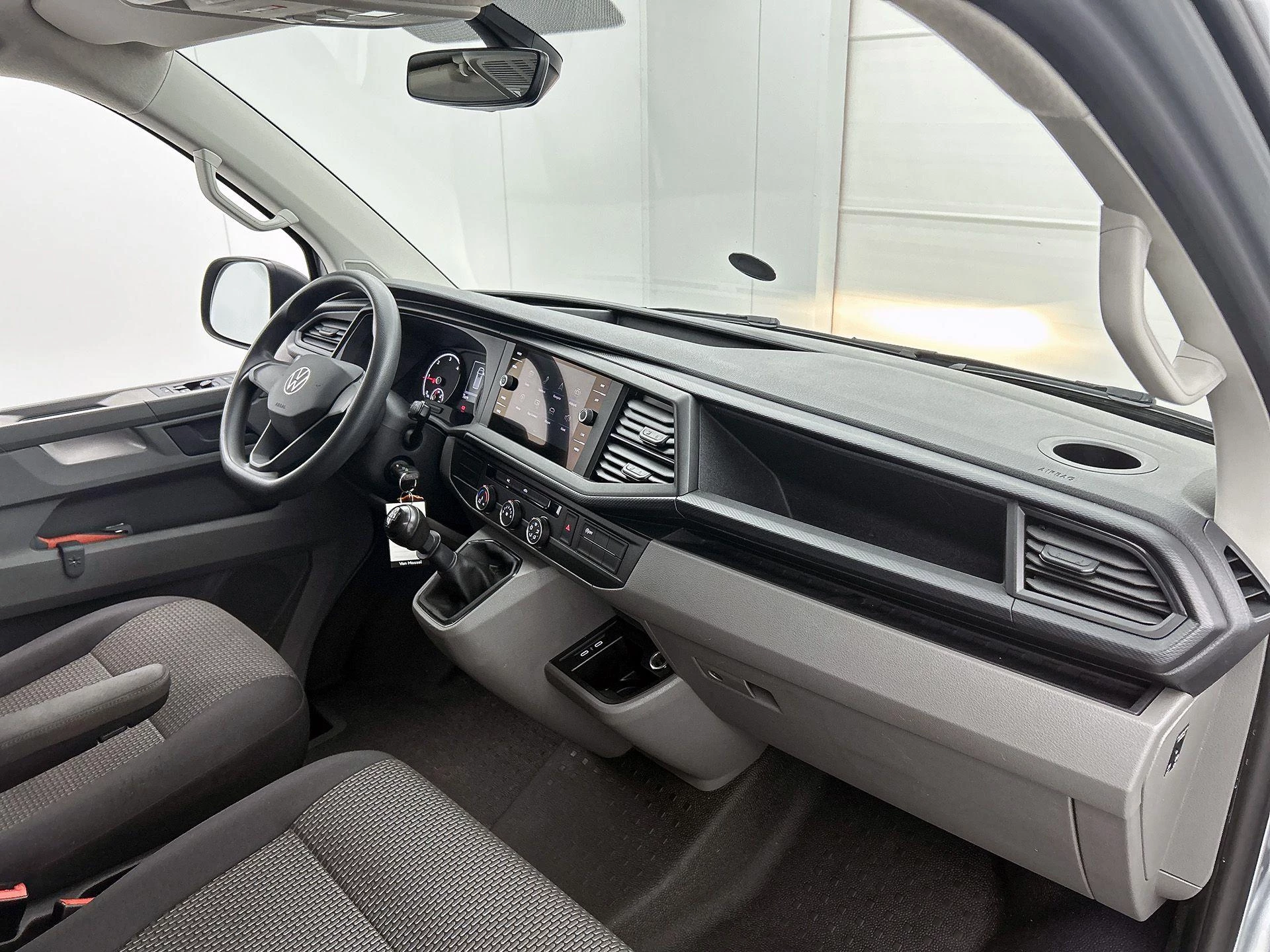 Volkswagen Transporter 2.0 TDI L2H1 Comfortline 110PK