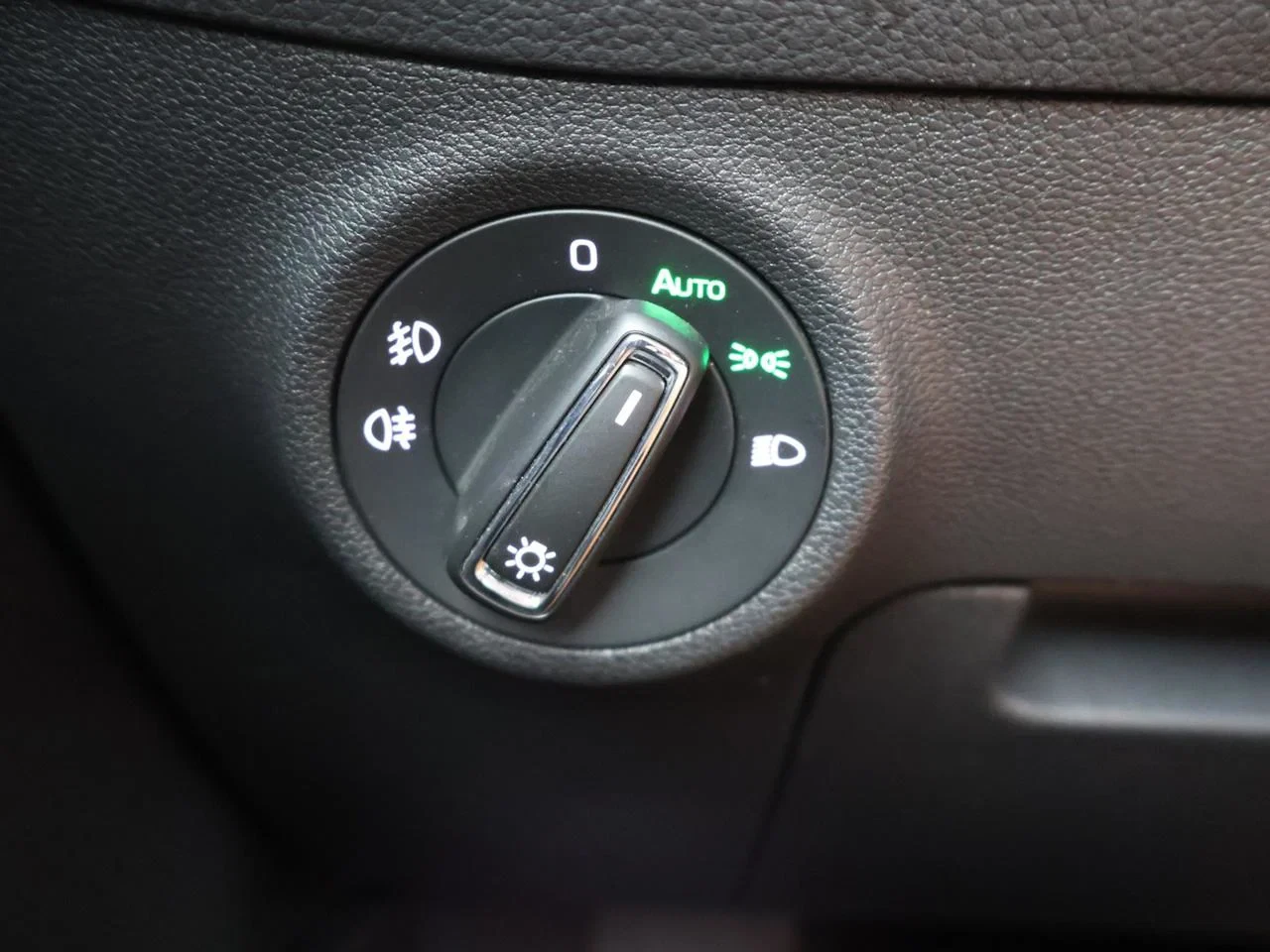 Škoda Kodiaq SKODA Kodiaq 1.5TSI 150PK *AUTOMAAT*PANODAK*TREKHAAK*LEDER*CAMERA*PDC*NAVI*AIRCO*KEYLESS GO*...*