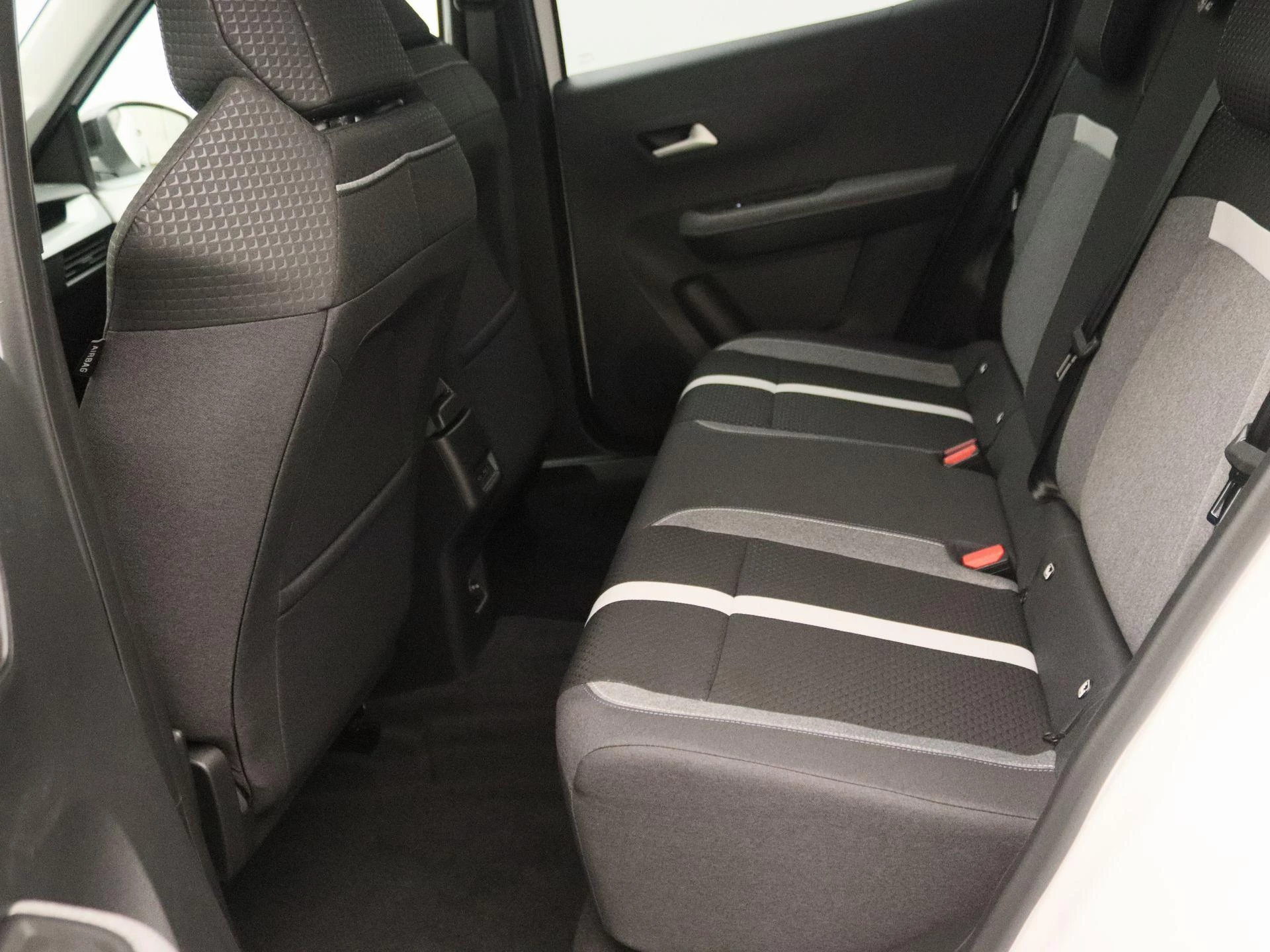 Opel-Frontera-image-13