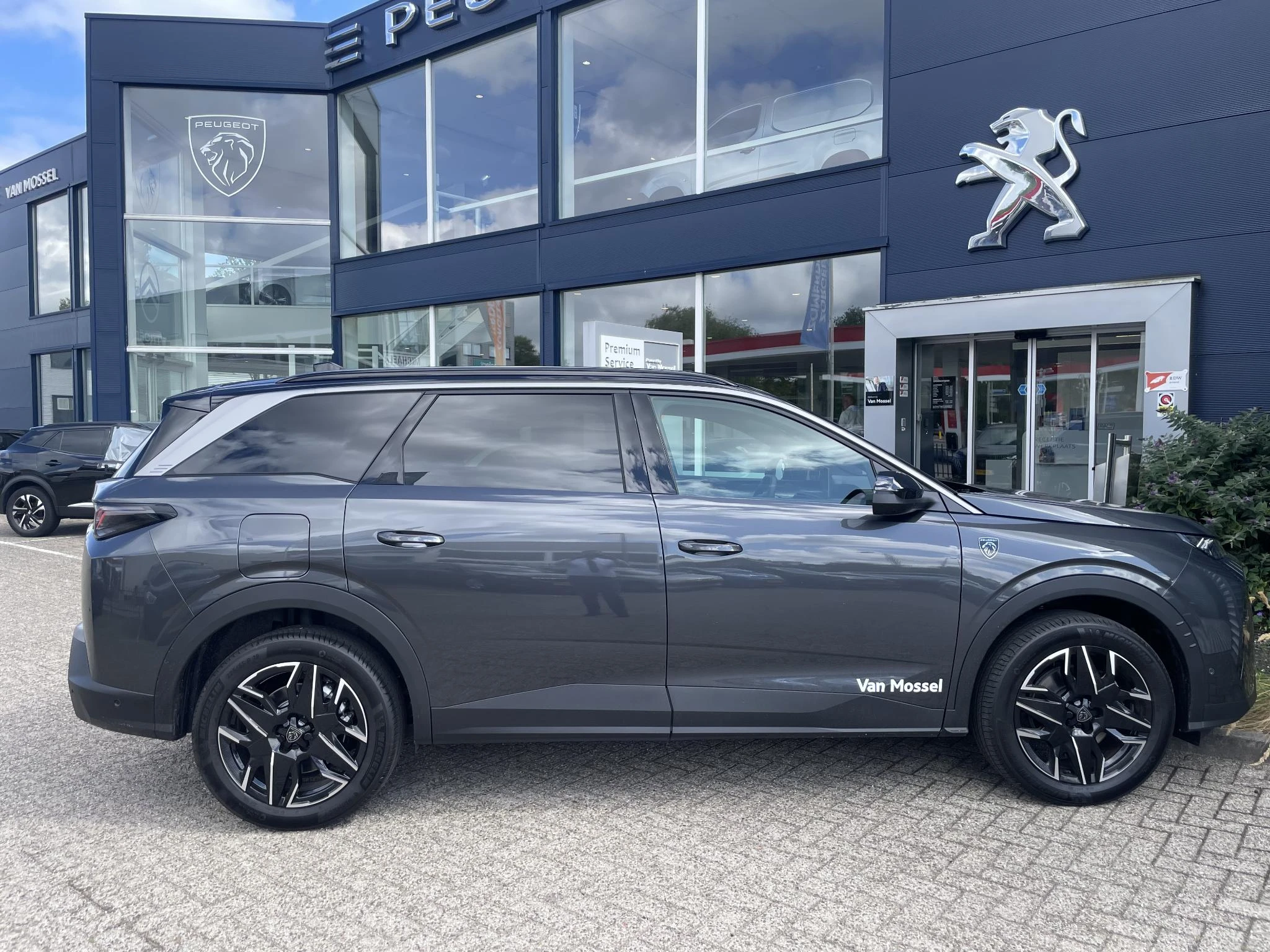 Peugeot-5008-image-7