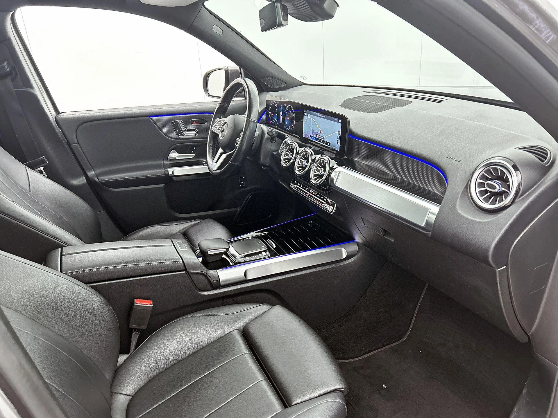 Mercedes-Benz-GLB-image-20
