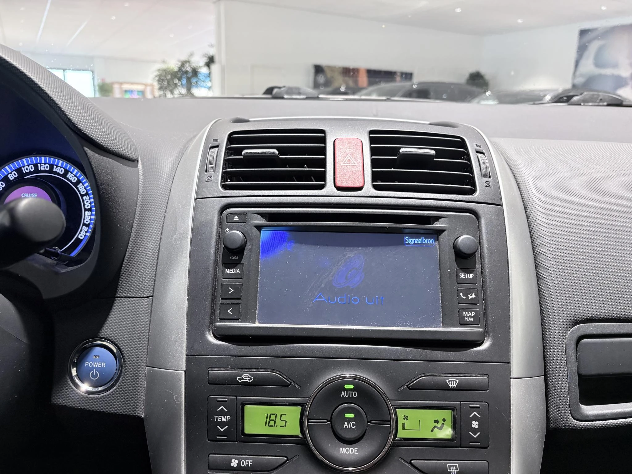 Toyota-Auris-image-19
