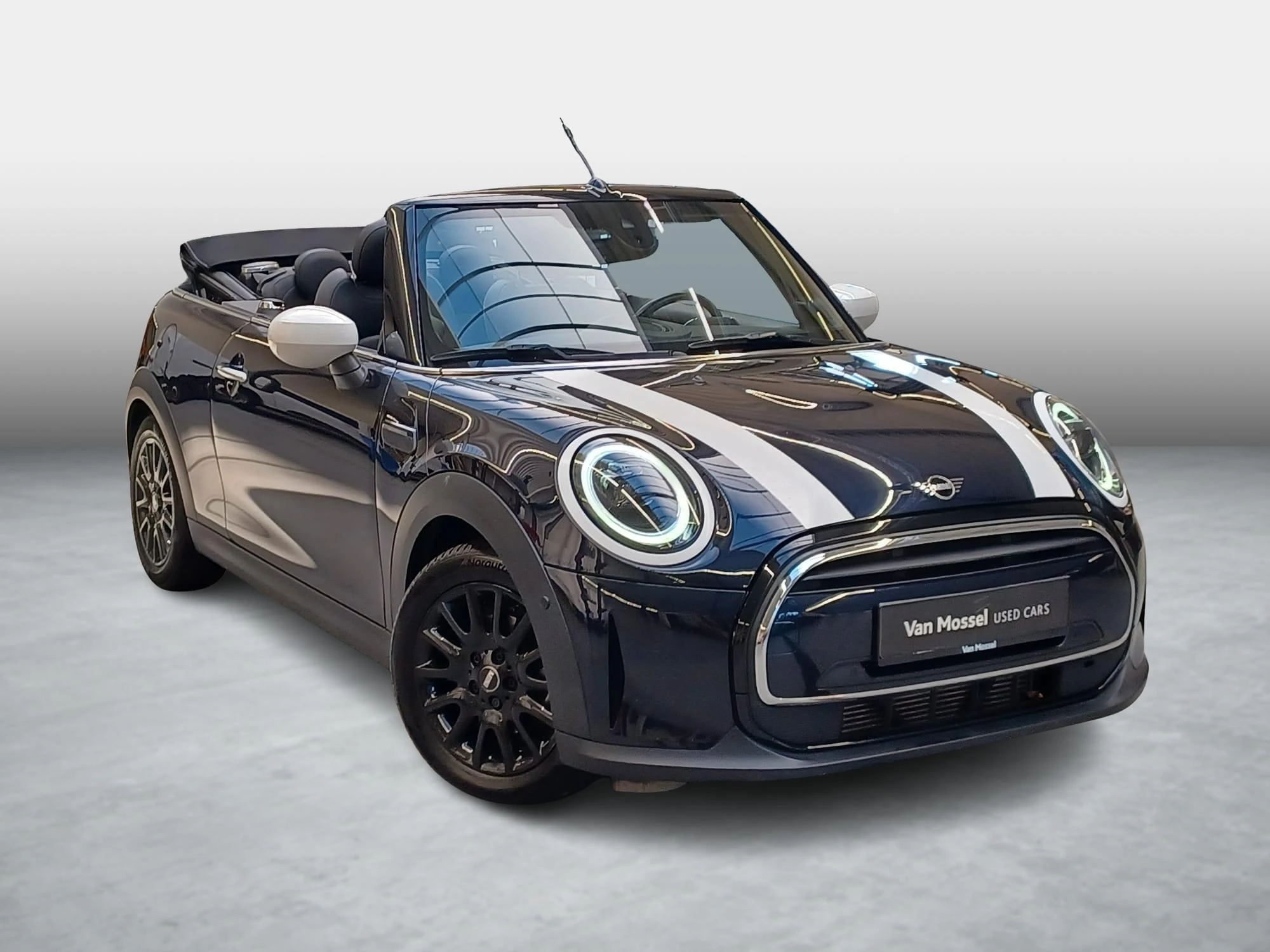 MINI-Cooper Cabrio-image-2