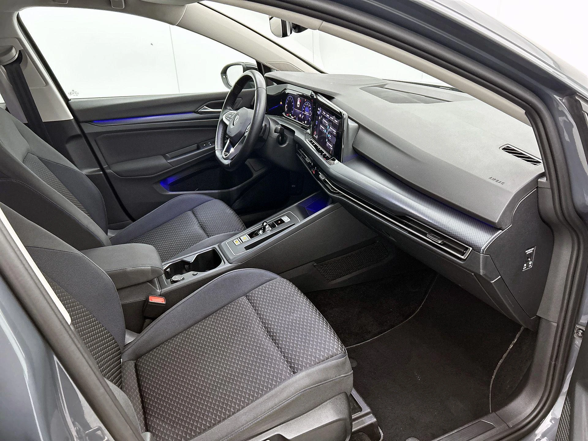 Volkswagen-Golf-image-18