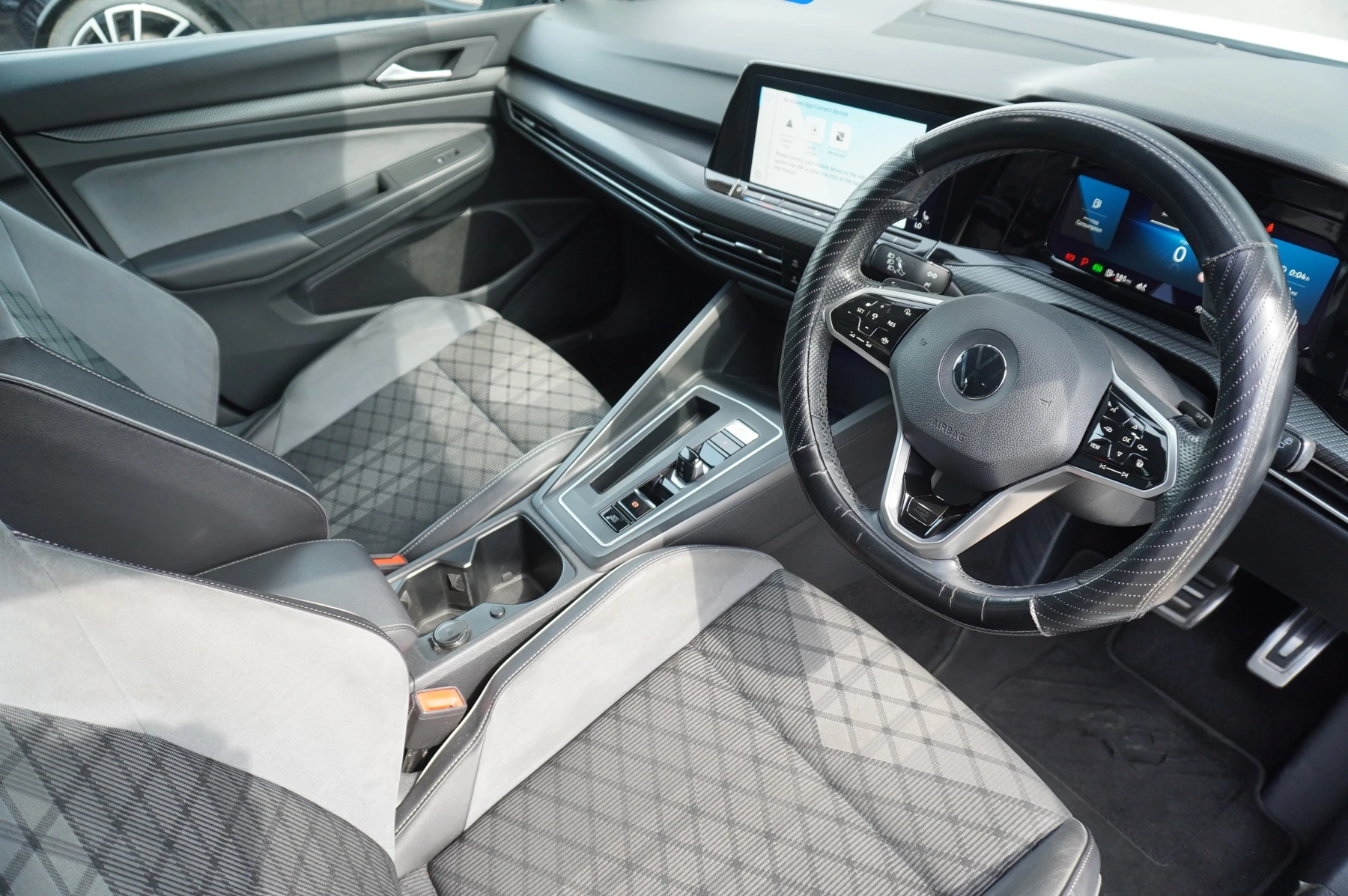 Volkswagen-Golf-image-5