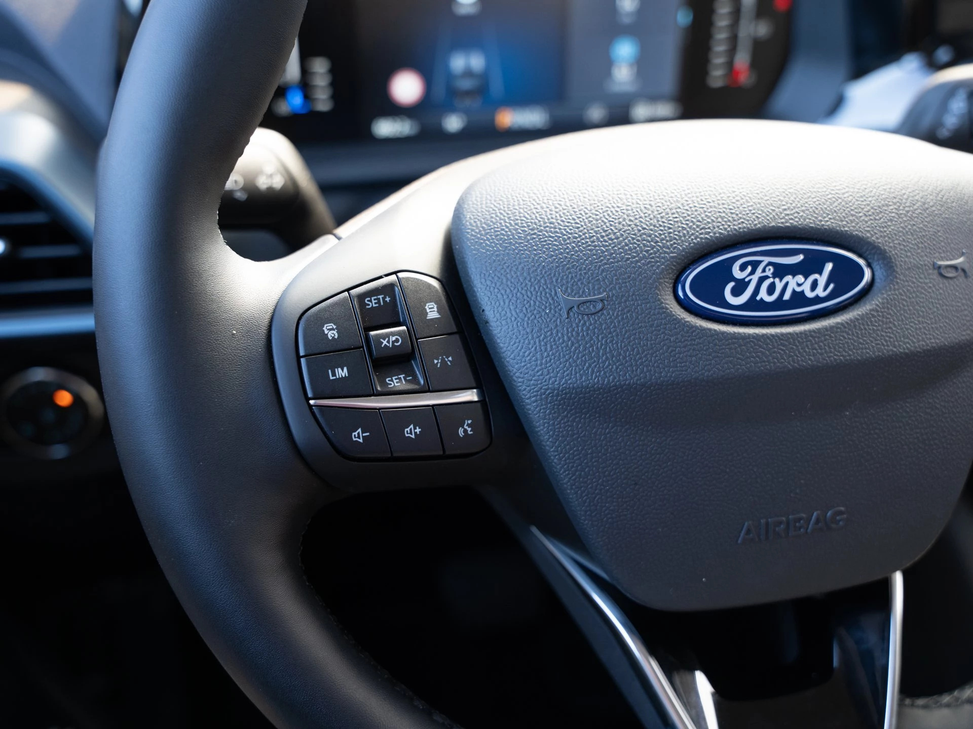 Ford-Tourneo Courier-image-12