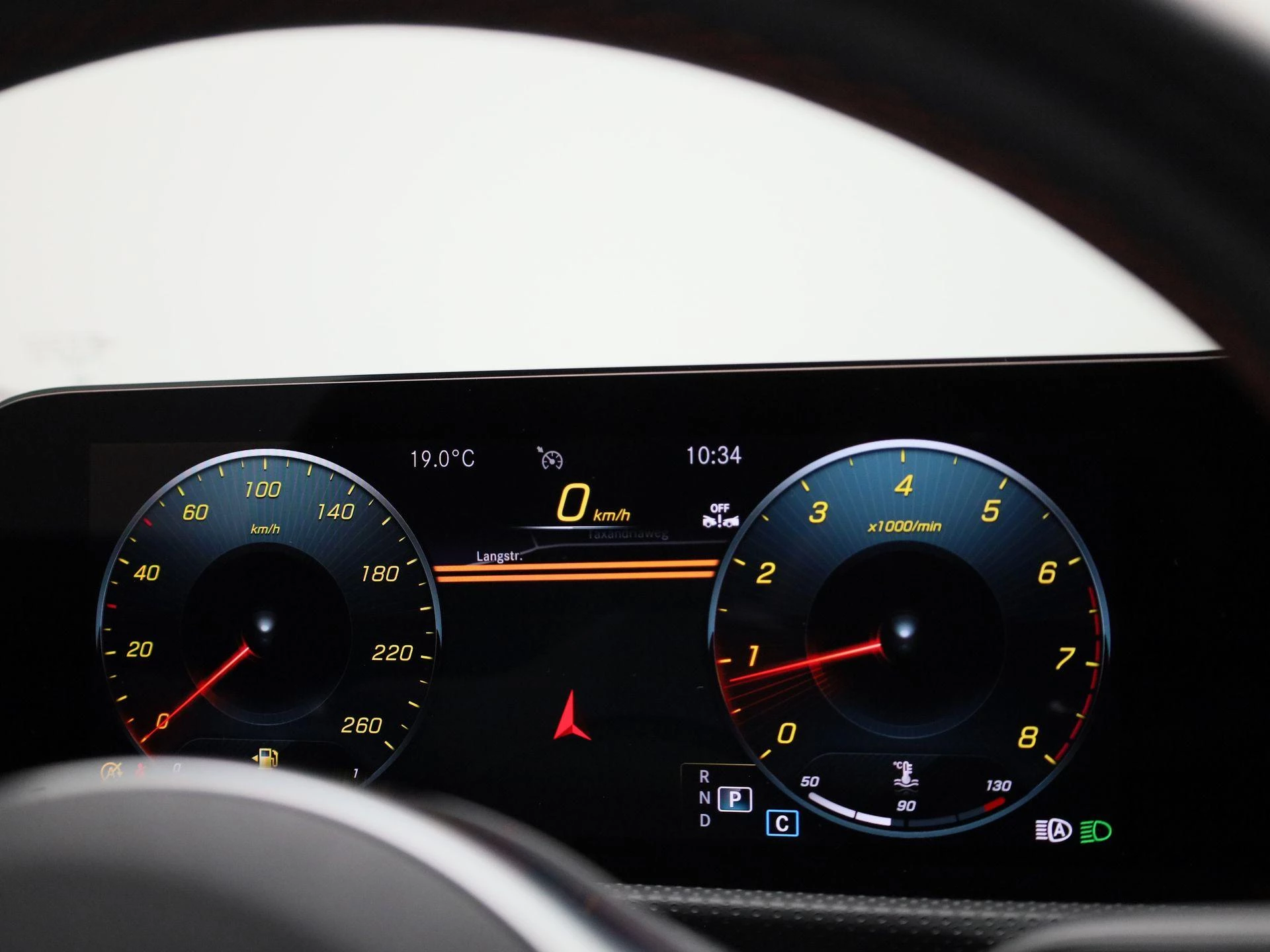 Mercedes-Benz-CLA-image-20