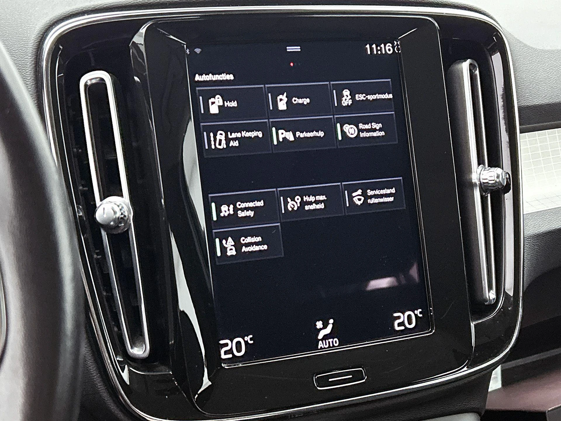 Volvo-XC40-image-27