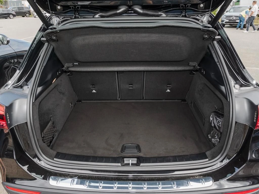 Mercedes-Benz-GLA 200 d-image-14