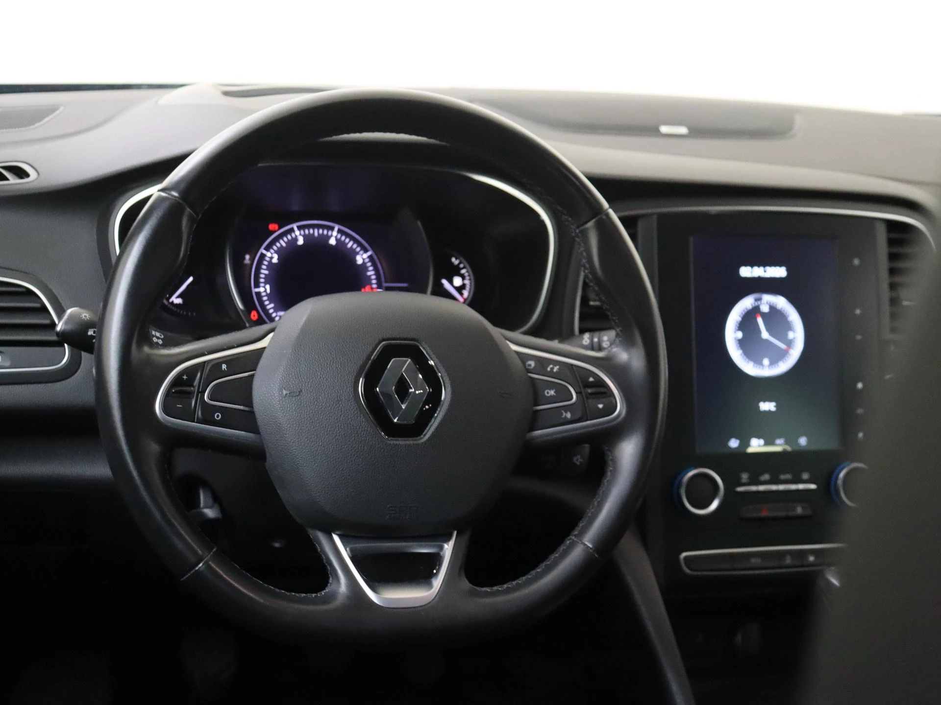 Renault-Mégane Estate-image-9