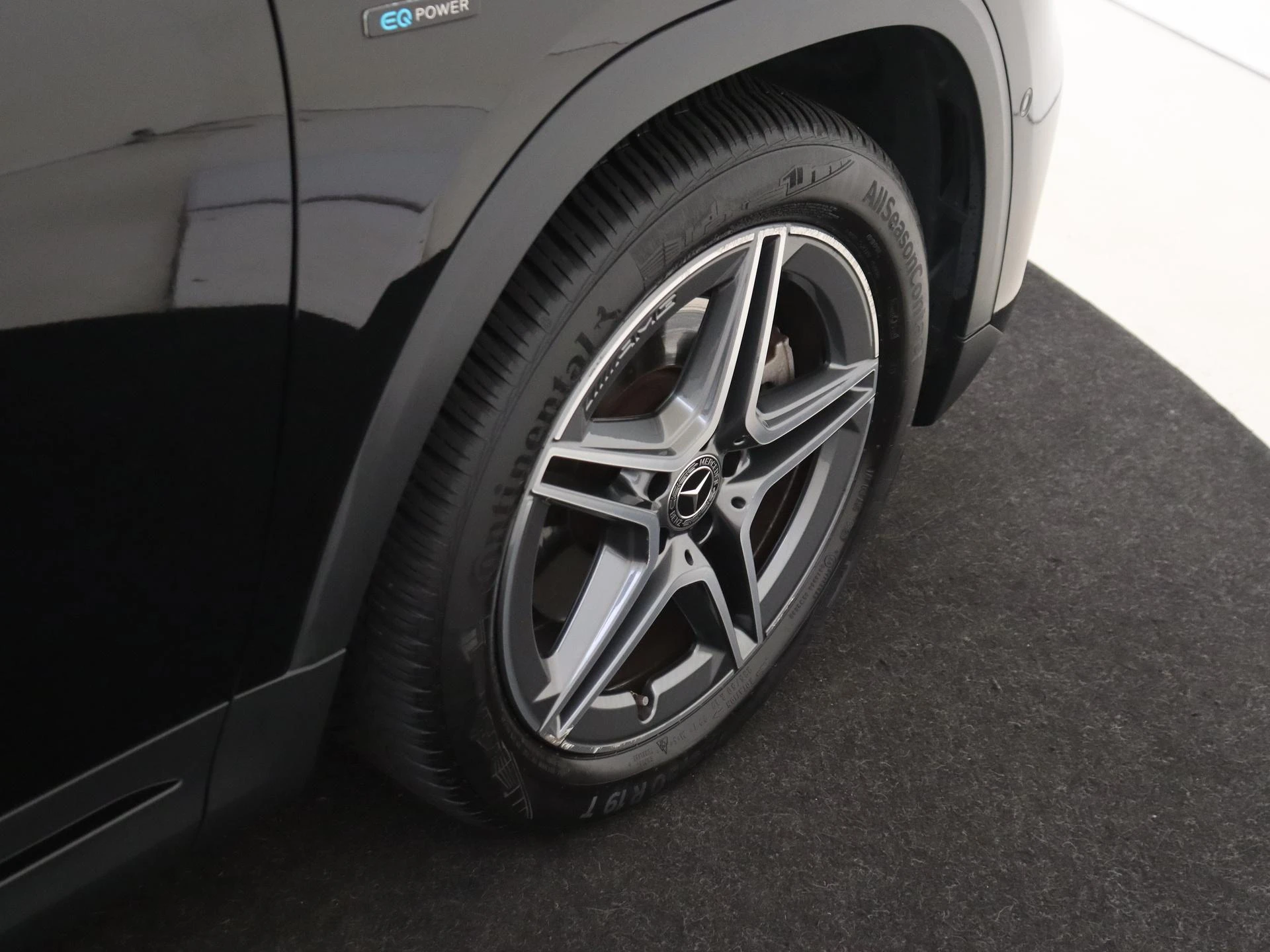 Mercedes-Benz-GLA-image-29
