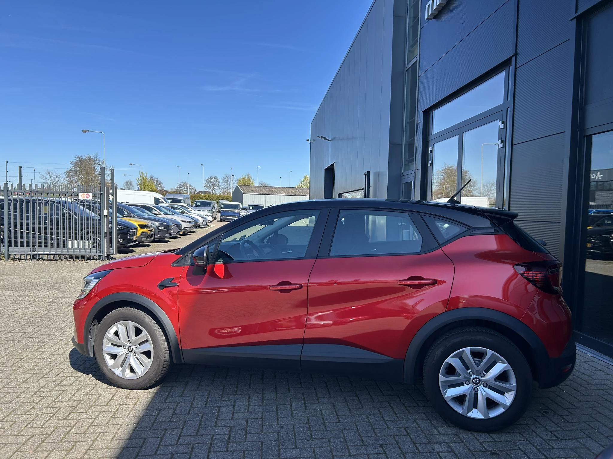 Renault-Captur-image-2