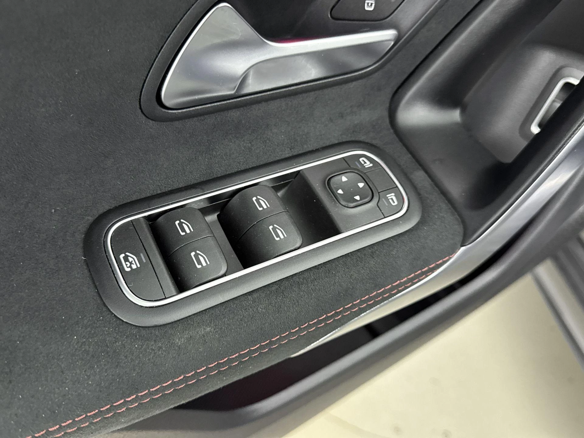 Mercedes-Benz-A-Klasse-image-12