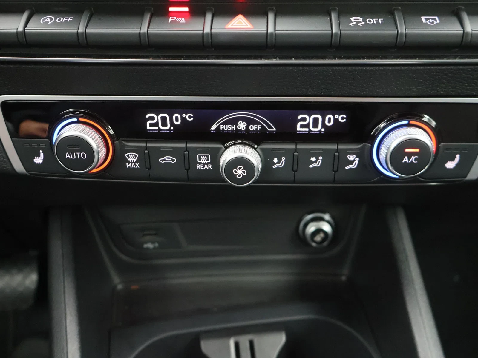 Audi Q2 Audi Q2 Business Edition Advanced 35TFSI 150PK *AUTOMAAT*LEDER*NAVI*CAMERA*PDC*ACC*VIRTUAL COCKPIT*.