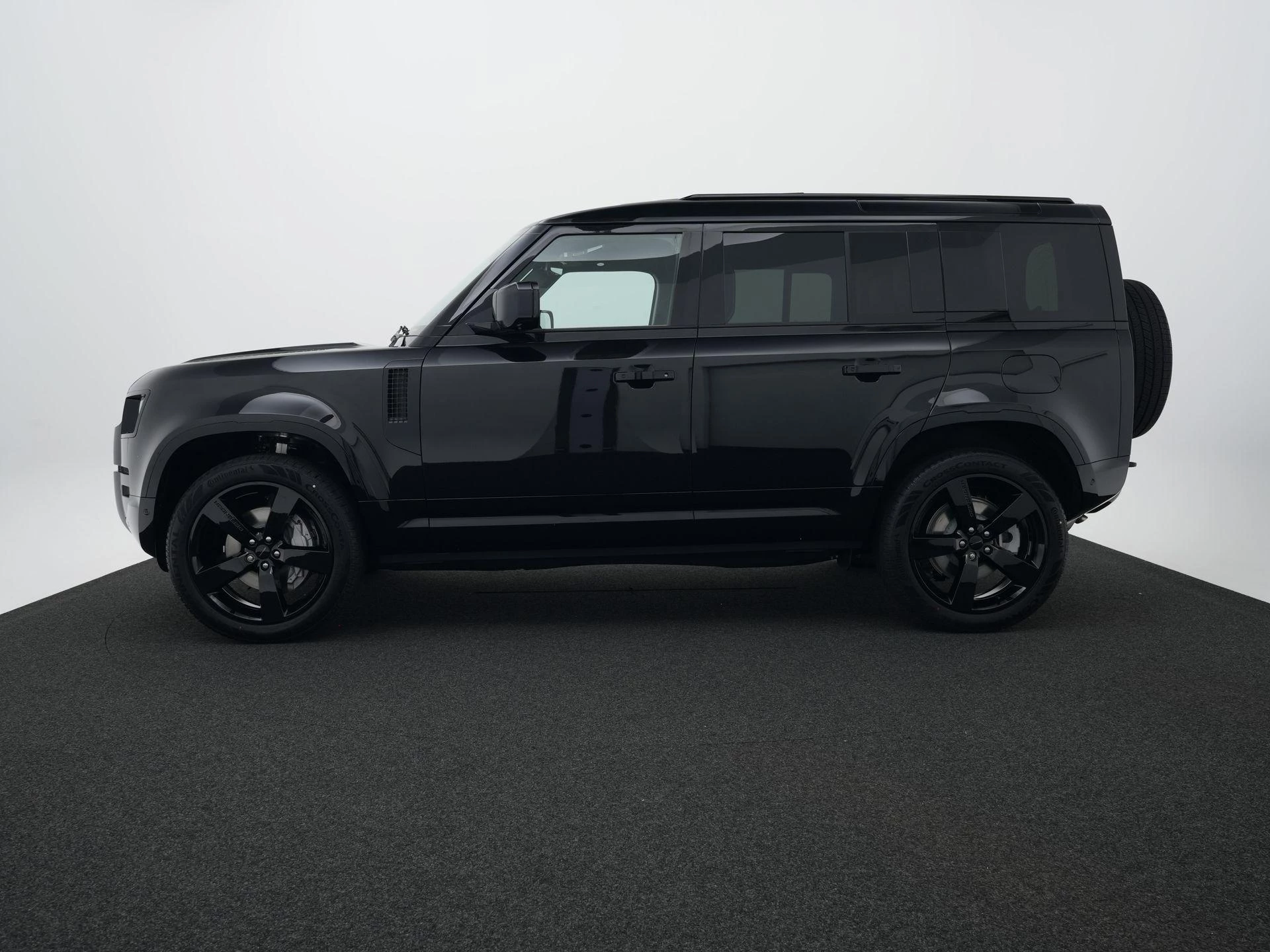 Land Rover-Defender-image-4