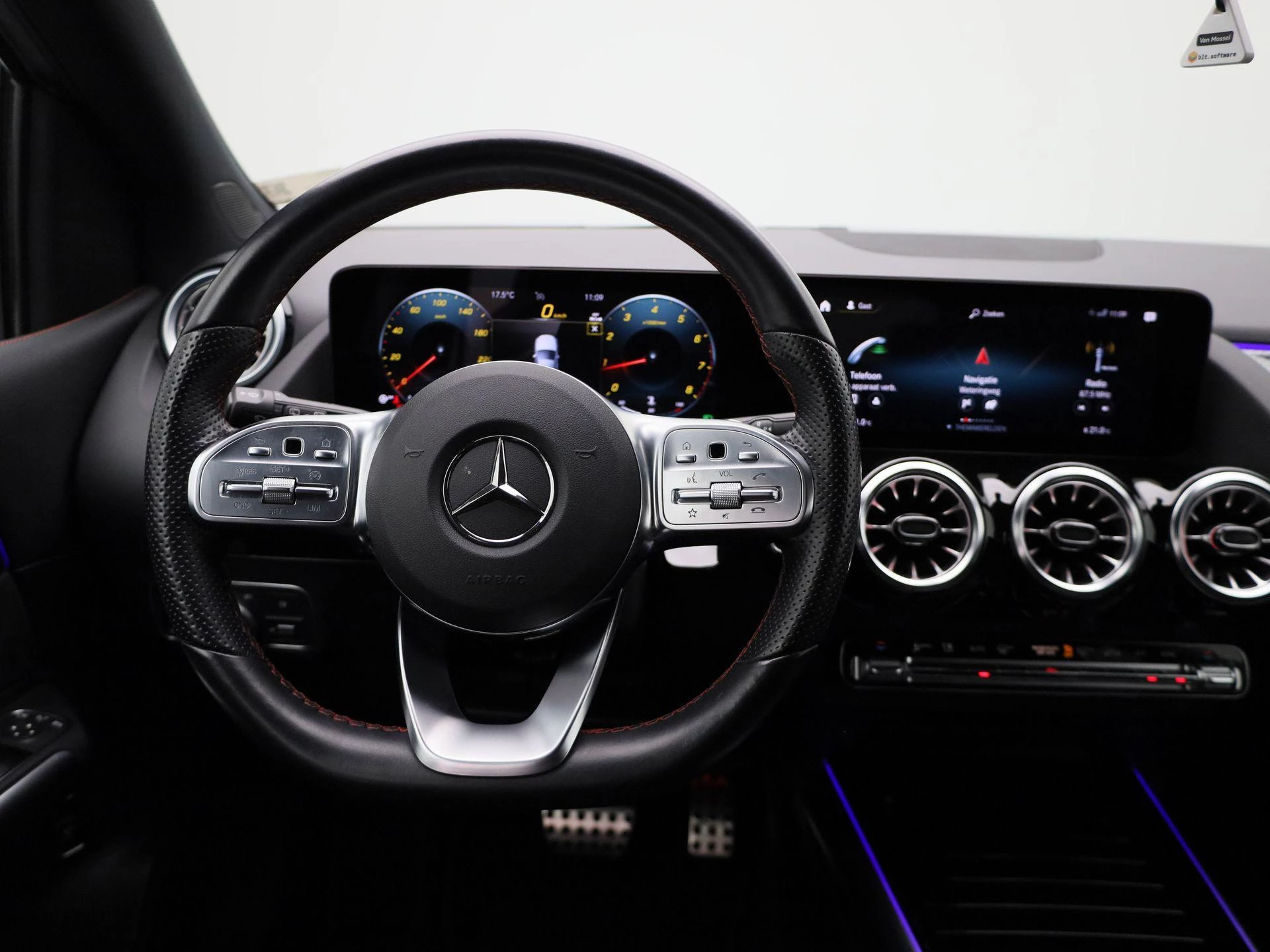 Mercedes-Benz-B-Klasse-image-6