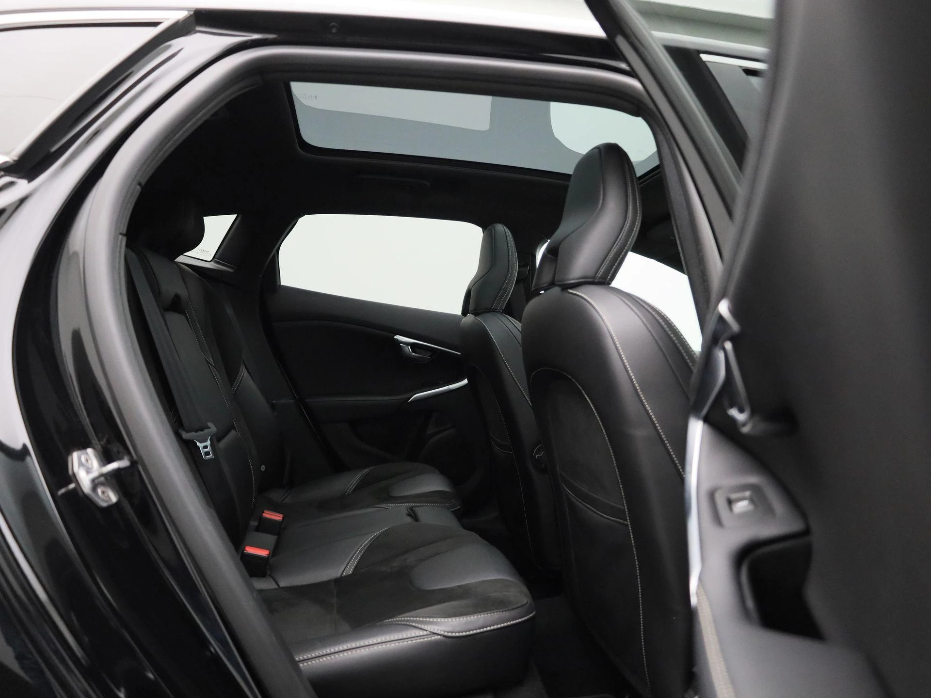 Volvo-V40-image-39