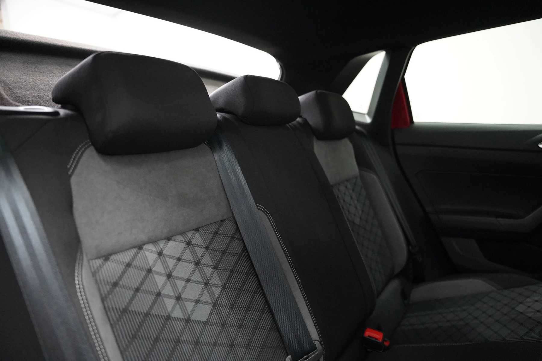 Volkswagen-Polo-image-23