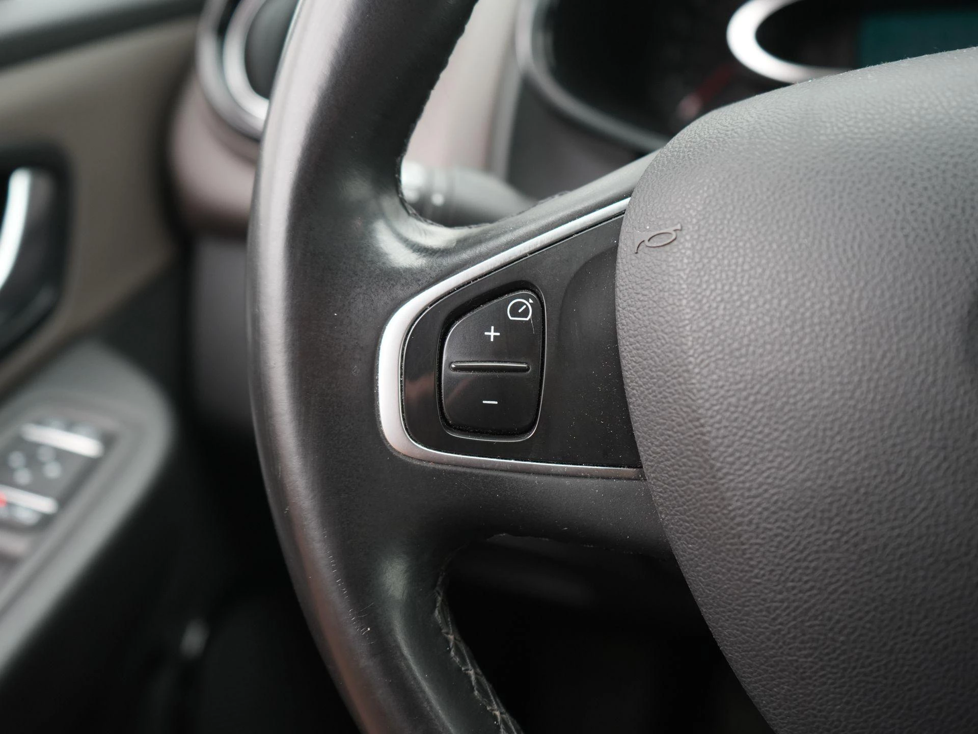 Renault-Clio-image-17