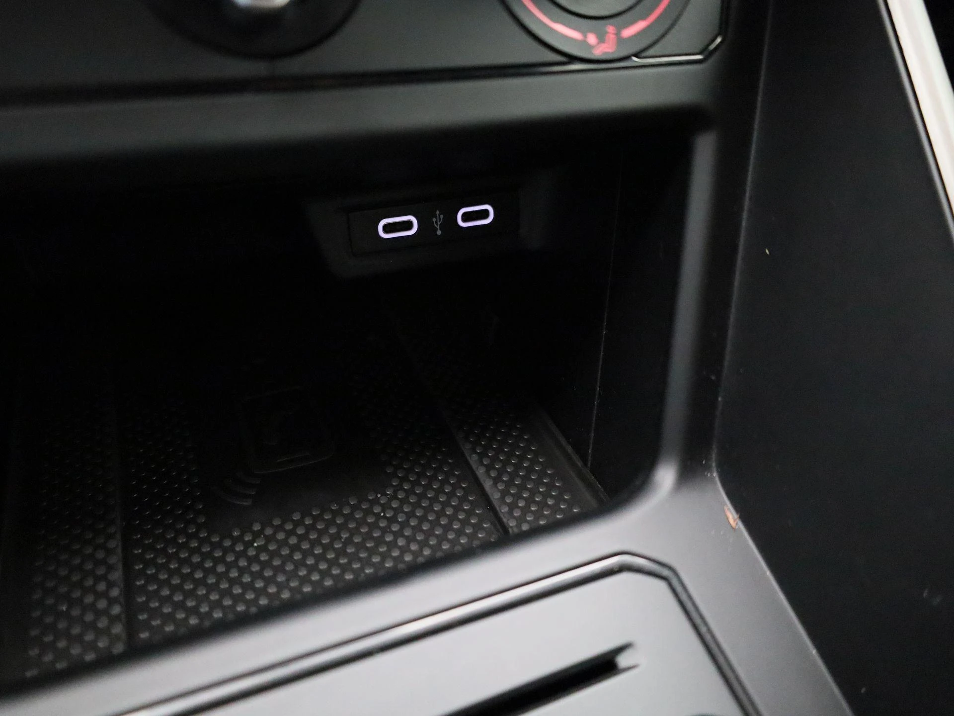 Volkswagen-Polo-image-23