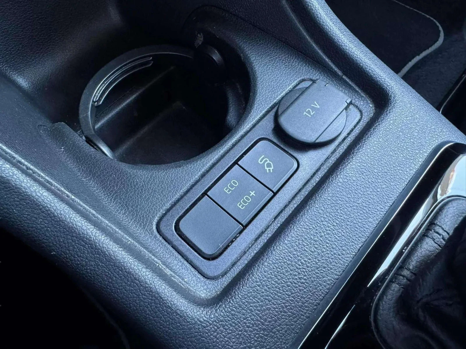 Volkswagen-e-up!-image-13