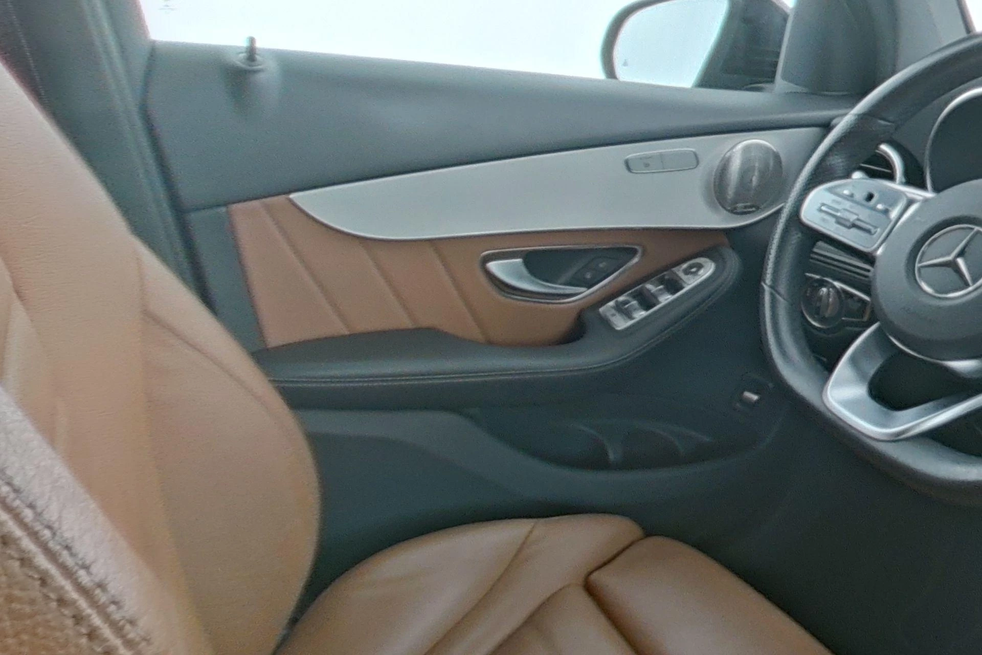 Mercedes-Benz GLC 300de Coupé AMG Line + LEDER + CARPLAY + BURMESTER +