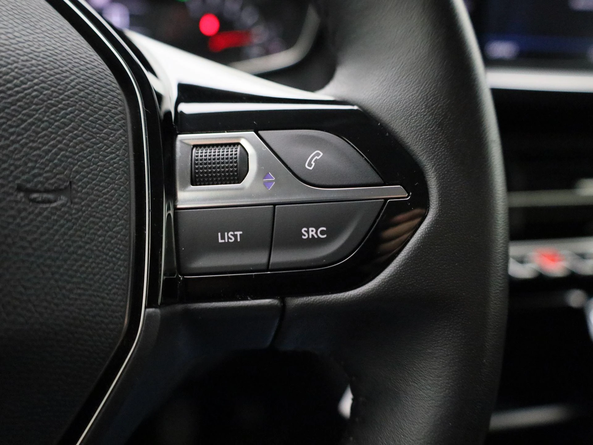 Peugeot-208-image-14