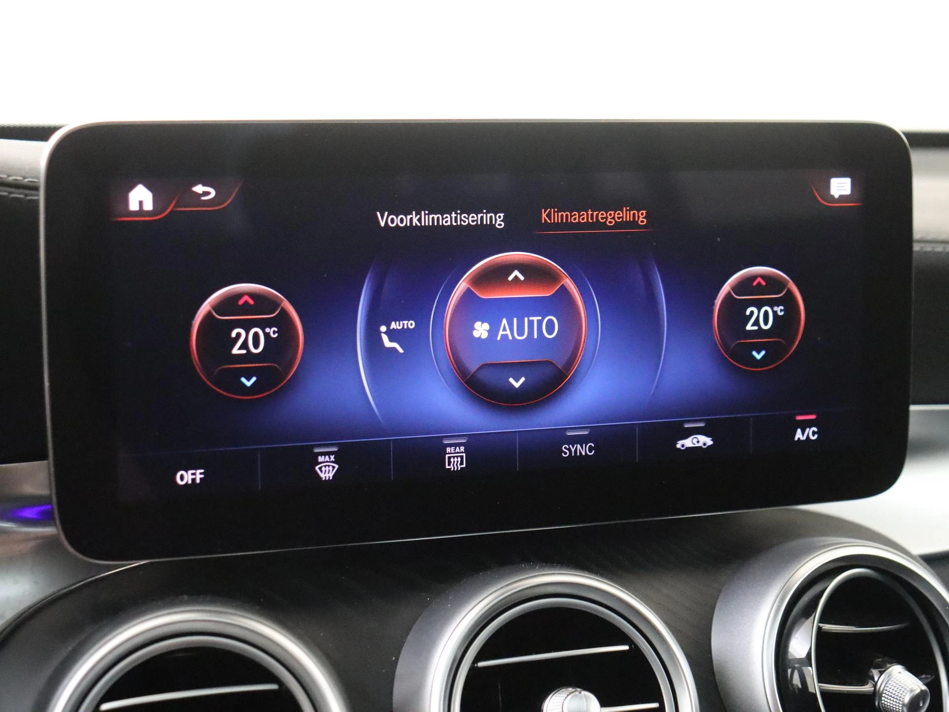 Mercedes-Benz GLC 300e 4MATIC Premium Plus