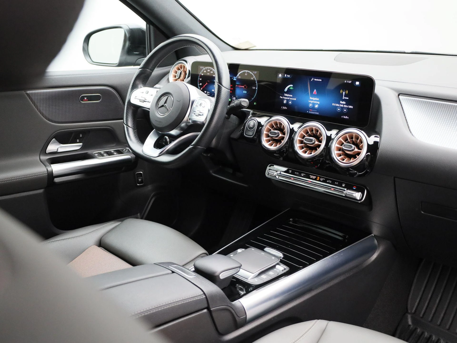 Mercedes-Benz-EQA-image-43