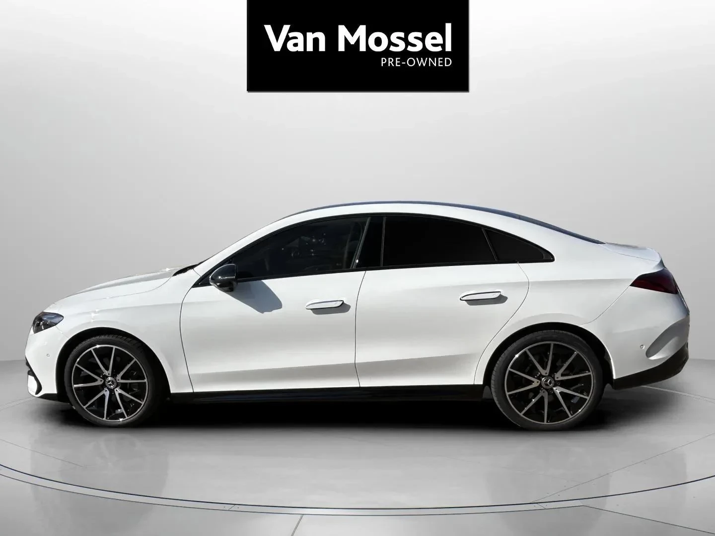 Mercedes-Benz-CLA-image-7