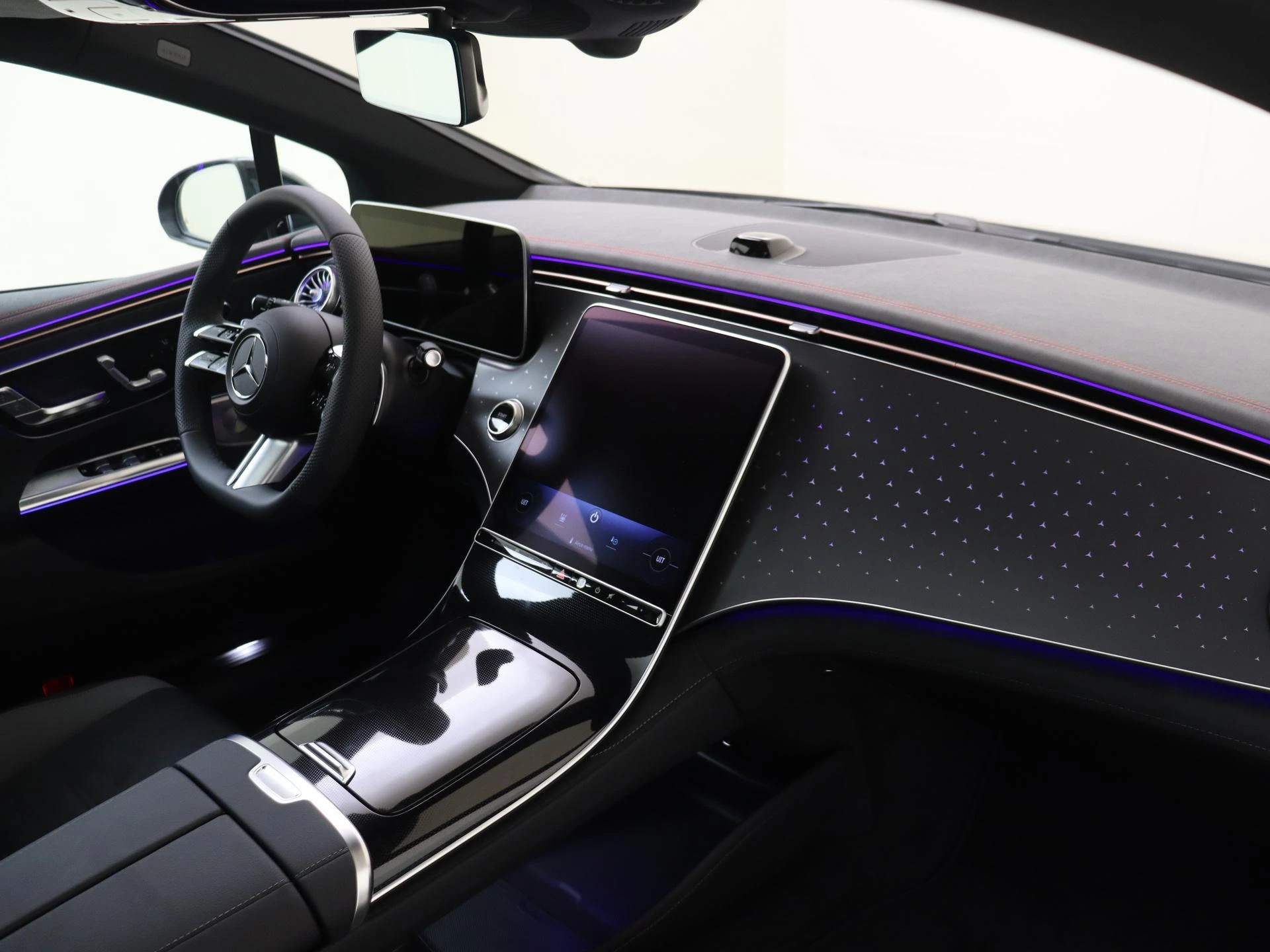 Mercedes-Benz-EQE-image-4