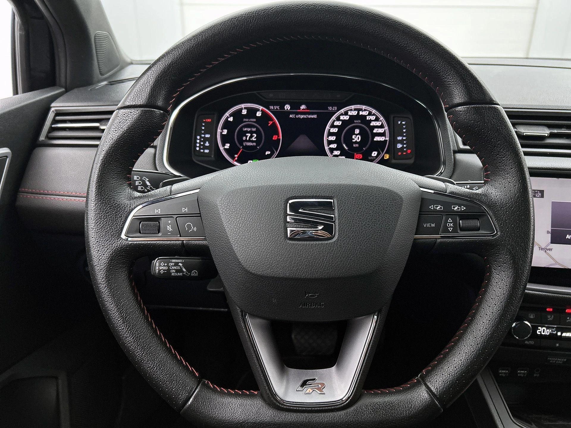 SEAT-Arona-image-30