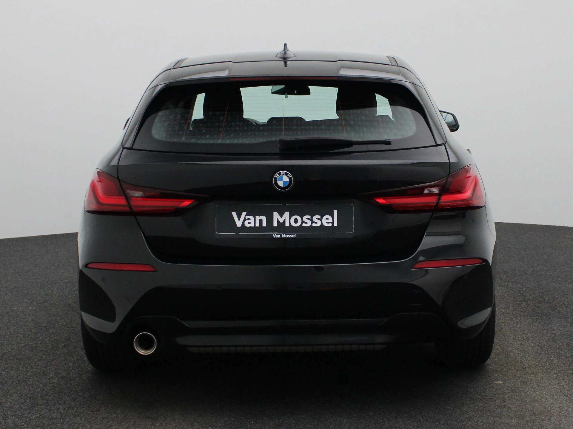 BMW-1 Reeks-image-4