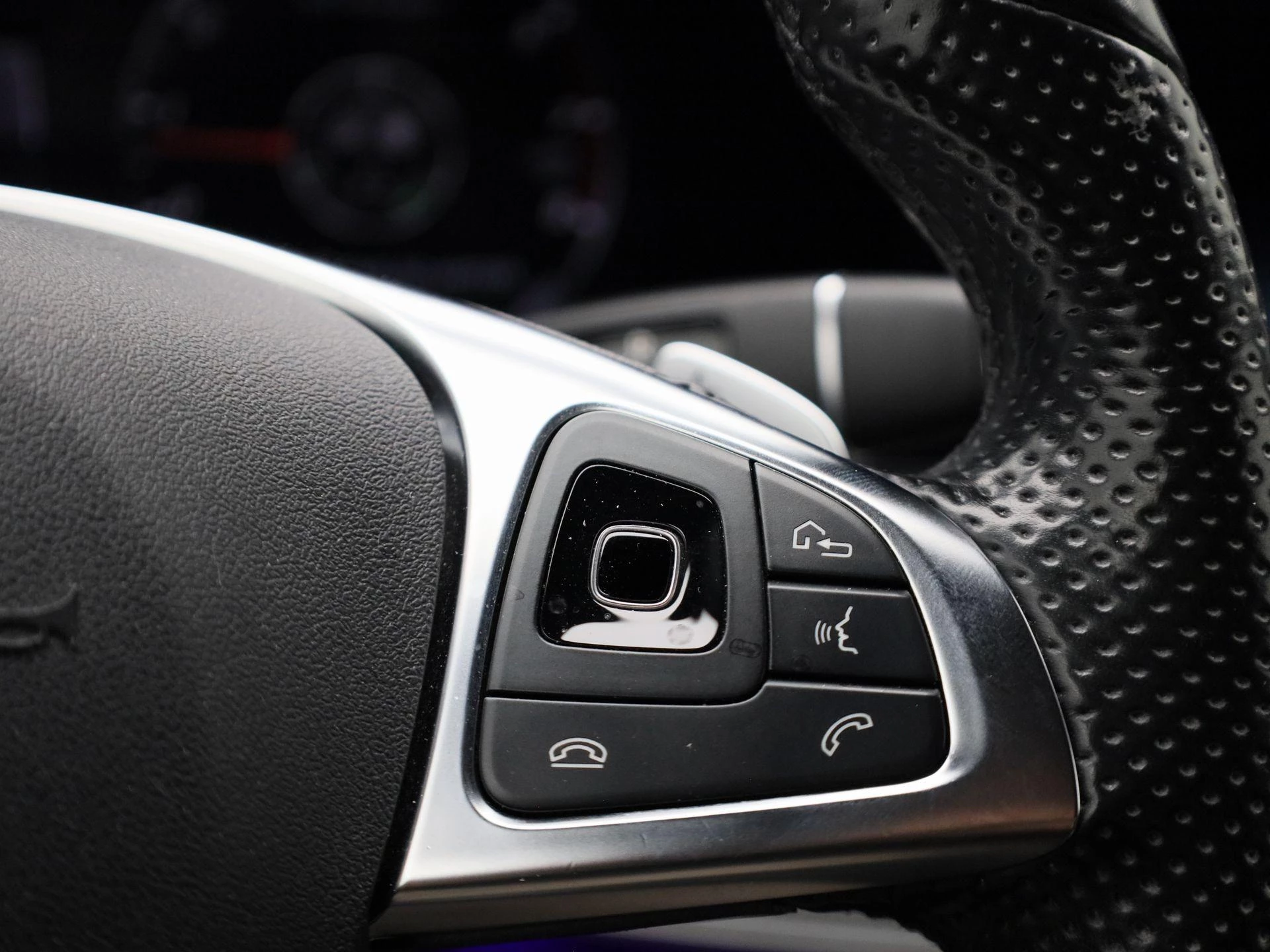 Mercedes-Benz-E-Klasse-image-22