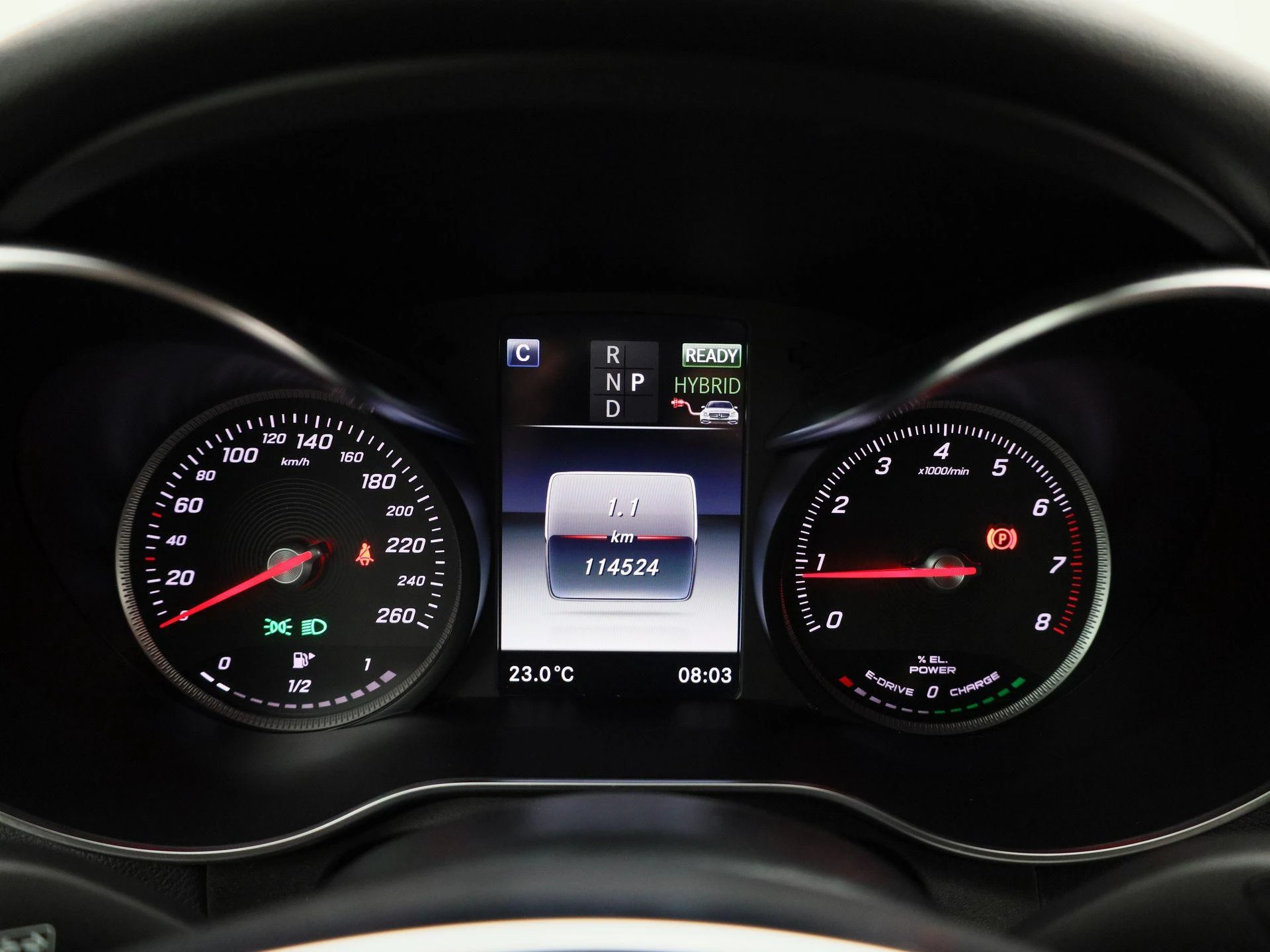 Mercedes-Benz-GLC-image-17