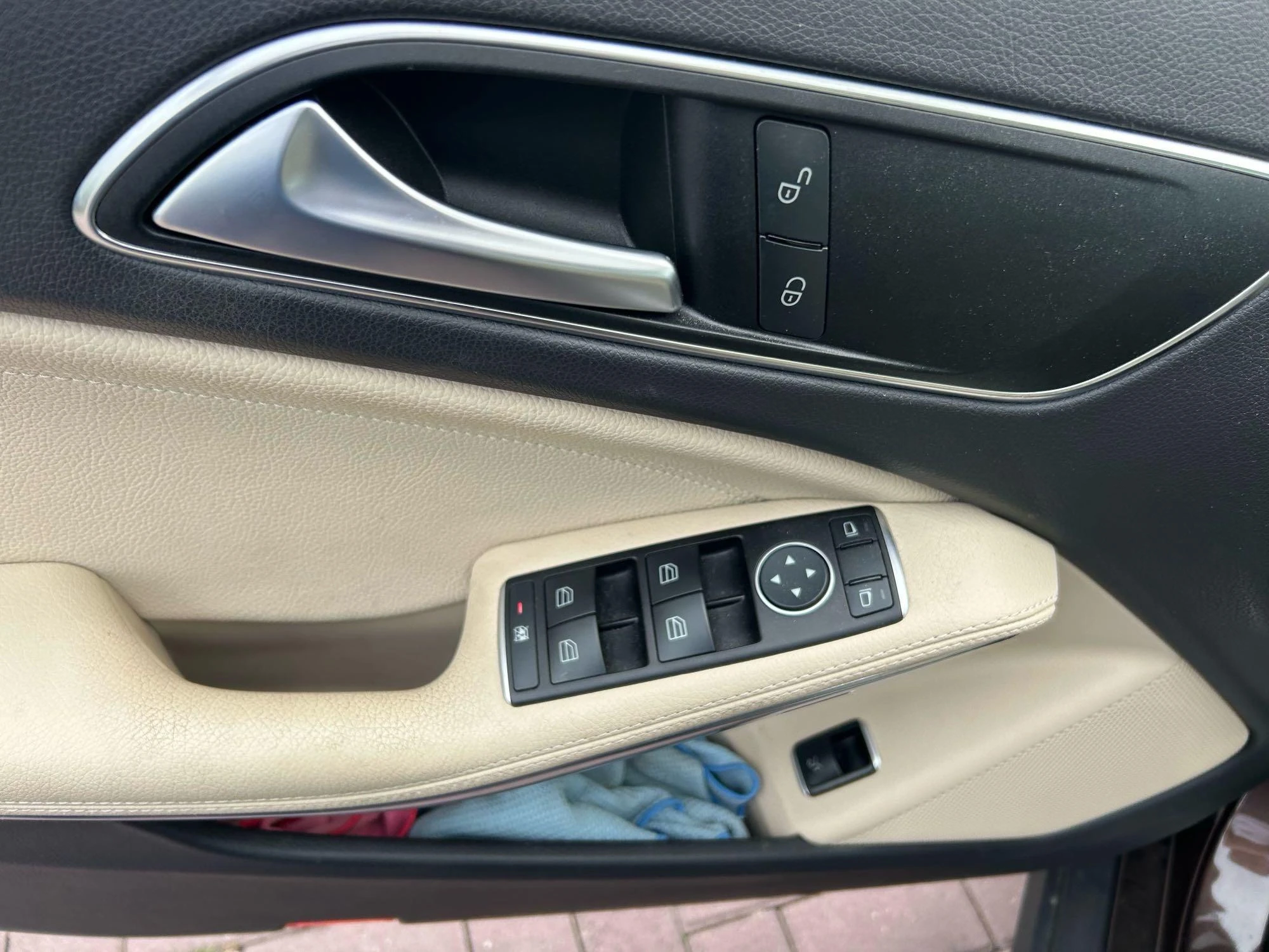 Mercedes-Benz-GLA-image-8