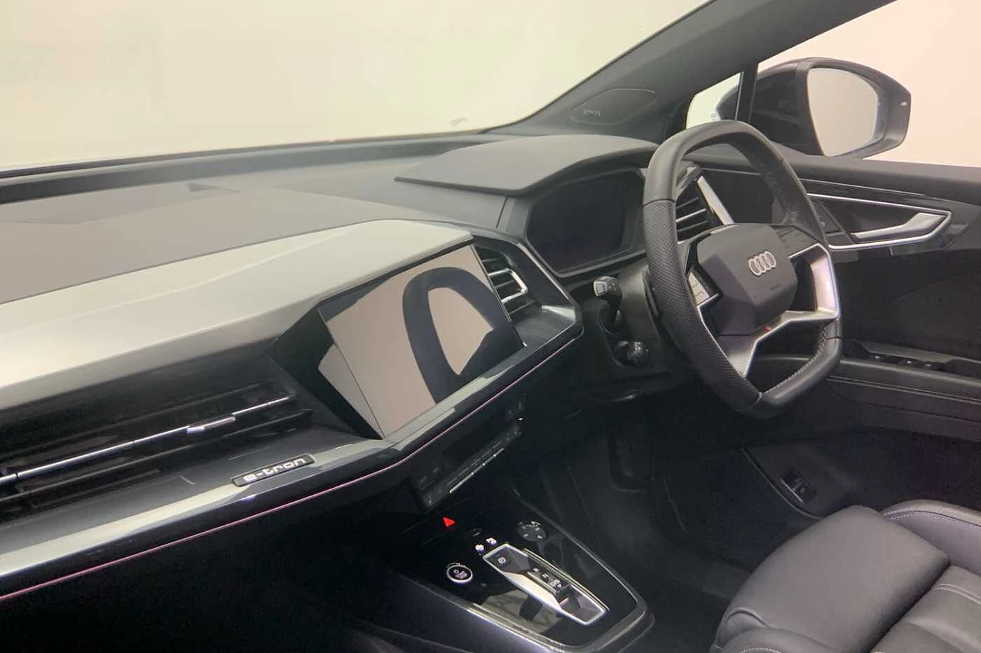 Audi-Q4 e-tron-image-11