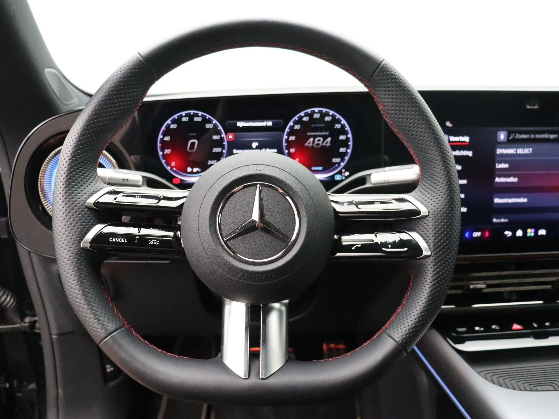 Mercedes-Benz-CLA-image-15