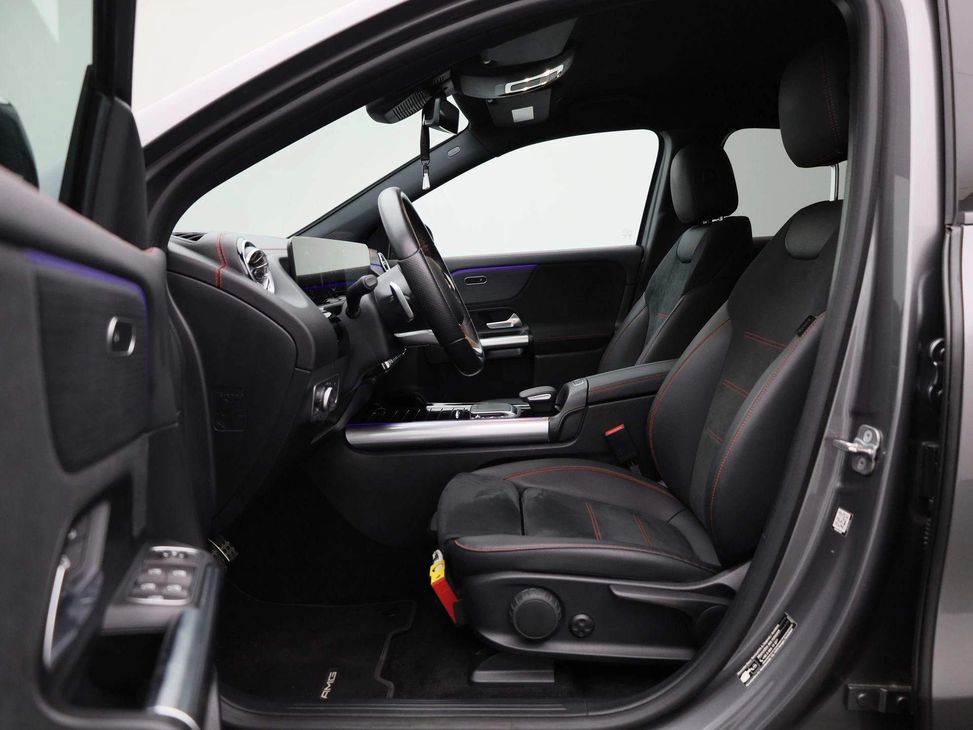 Mercedes-Benz-EQA-image-10