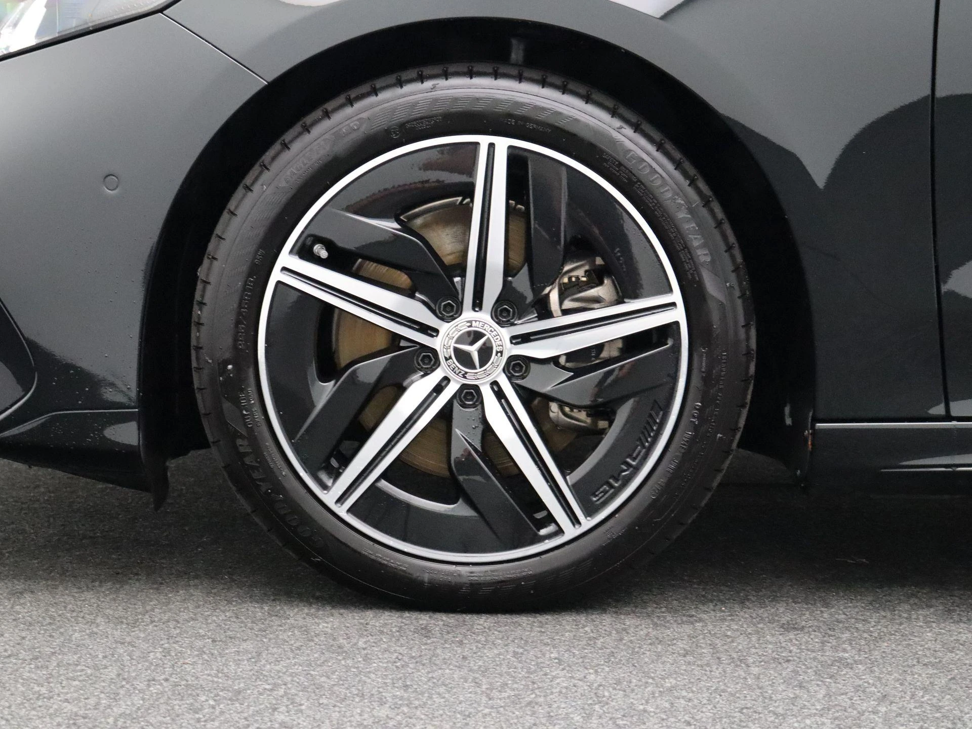 Mercedes-Benz-CLA-image-6